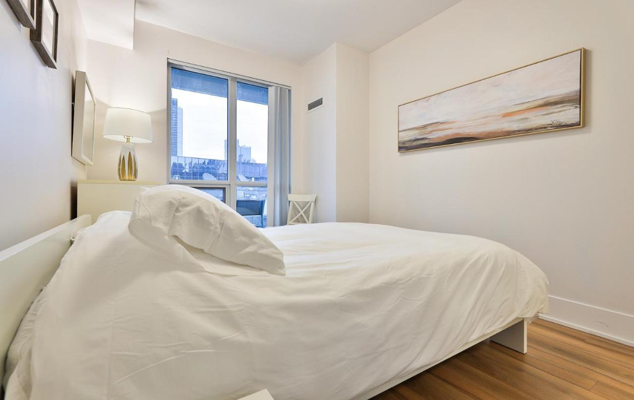 Luxury Condo Prime Location Торонто Экстерьер фото