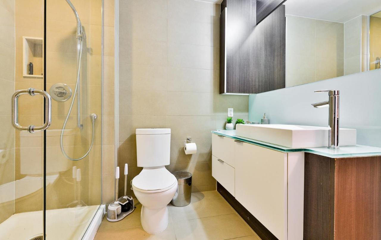 Luxury Condo Prime Location Торонто Экстерьер фото